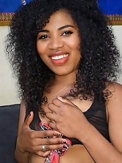 Alluring Japanese women are giving oral pleasure