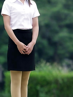 Korean college girls in pantyhose
